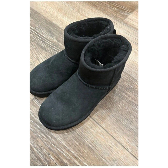 UGG Classic Mini II Women's Boots - Black, US 6 - Picture 3 of 4